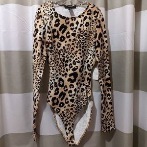NWT Leopard print fitted body suit. Forever 21. women's size medium